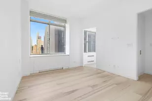 236 E 47th St, New York City, NY 10017 - Photo 6