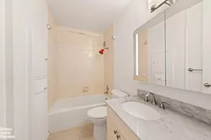 300 E 40th St, New York, NY 10016 - Photo 6