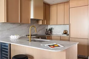 215 Calyer St, New York City, NY 11222 - Photo 4