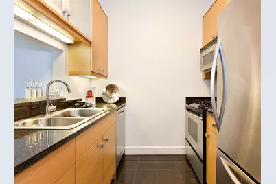 120 Riverside Boulevard #8V, New York, NY 10069 - Photo 4