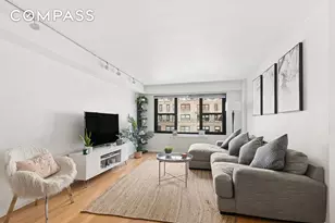 220 E 57th St, New York, NY 10022 - Photo 1