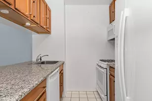350 W 50th St, New York City, NY 10019 - Photo 4