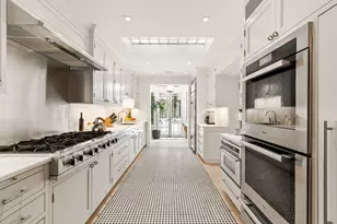 116 E 70th St, New York City, NY 10021 - Photo 4