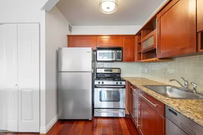 30-85 Vernon Boulevard #6D, Astoria, NY 11102 - Photo 4