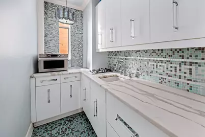 255 W 23rd Street #5DE, New York, NY 10011 - Photo 8