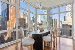 300 E 55th St, New York, NY 10022 - Photo 2