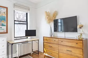 305 E 88th St, New York City, NY 10128 - Photo 4