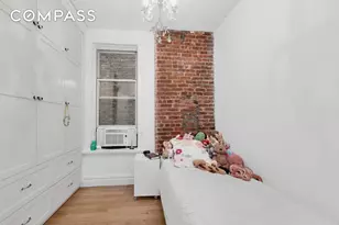 323 W 11th St, New York, NY 10014 - Photo 6