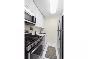 330 E 38th St, New York City, NY 10016 - Photo 4