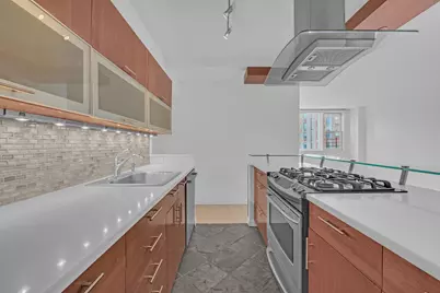 201 E 36th Street #15D, New York City, NY 10016 - Photo 2