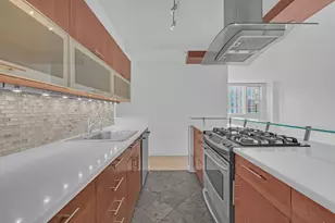 201 E 36th St, New York City, NY 10016 - Photo 2