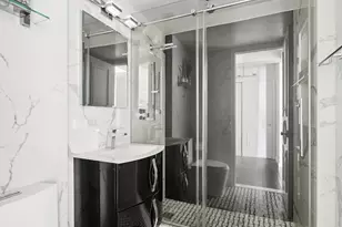 340 W 57th St, New York City, NY 10019 - Photo 8