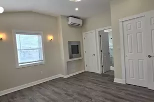 162-16 77th Rd, New York City, NY 11366 - Photo 6