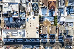 162-12 77th Rd, Fresh Meadows, NY 11366 - Photo 16