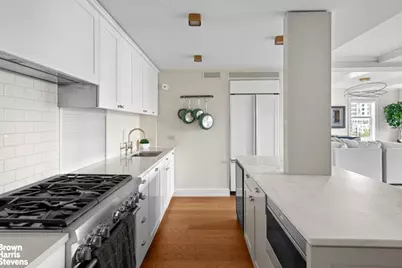 32 Washington Square W #14E, New York City, NY 10011 - Photo 12