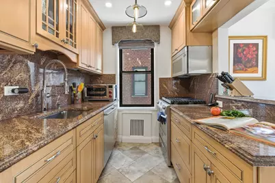 30 E 9th Street #4-NN, New York City, NY 10003 - Photo 14