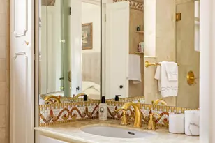 419 E 57th St, New York City, NY 10022 - Photo 8
