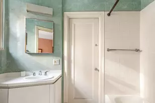 1075 Park Ave, New York City, NY 10128 - Photo 18