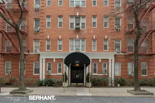 225 E 47th St, New York City, NY 10017 - Photo 1