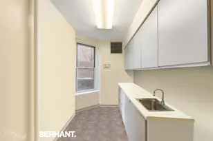 225 E 47th St, New York City, NY 10017 - Photo 14