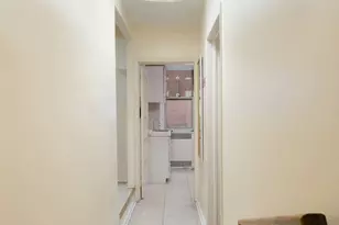 225 E 47th St, New York City, NY 10017 - Photo 4