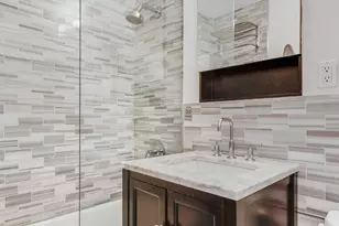 201 E 21st St, New York City, NY 10010 - Photo 8