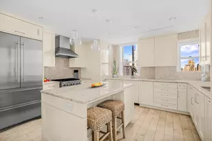 910 Park Ave, New York City, NY 10075 - Photo 6