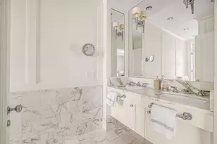 910 Park Ave, New York City, NY 10075 - Photo 8