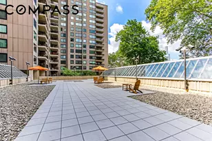 531 Main St, New York City, NY 10044 - Photo 18