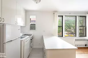 400 W 58th St, New York City, NY 10019 - Photo 2