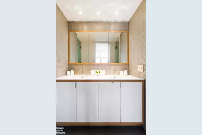 188 E 70th Street #17CD, New York, NY 10021 - Photo 16