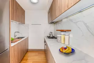 345 W 58th St, New York City, NY 10019 - Photo 2