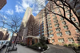 345 W 58th St, New York City, NY 10019 - Photo 8