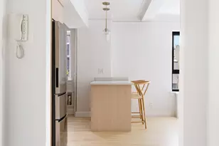 227 E 57th St, New York City, NY 10022 - Photo 14