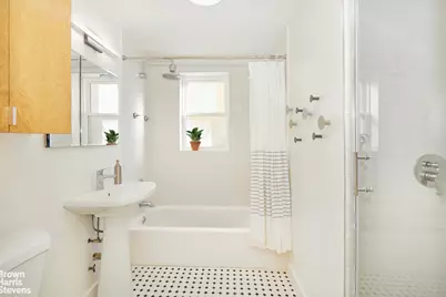 85-10 34th Avenue #216, New York City, NY 11372 - Photo 6