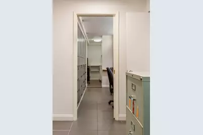 210 E 47th Street #1AP, New York, NY 10017 - Photo 4