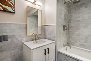 275 W 10th St, New York, NY 10014 - Photo 18