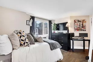 211 E 51st St, New York City, NY 10022 - Photo 4