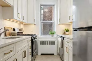 33-05 92nd St, New York City, NY 11369 - Photo 4