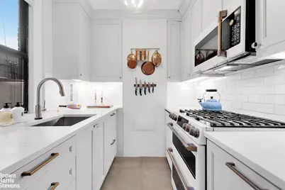 74 W 68th Street #7F, New York, NY 10023 - Photo 4