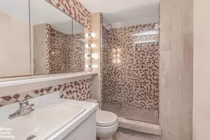 386 Columbus Ave, New York City, NY 10024 - Photo 30