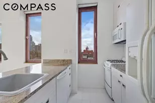 393 W 49th St, New York City, NY 10019 - Photo 8