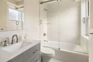 135 E 83rd St, New York City, NY 10028 - Photo 8