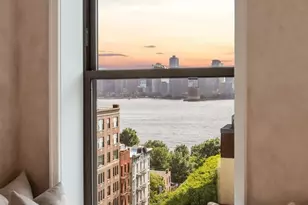 275 W 10th St, New York, NY 10014 - Photo 20