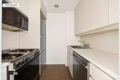 100 United Nations Plaza #14F, New York, NY 10017 - Photo 2