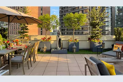 27-28 Thomson Avenue #608, New York City, NY 11101 - Photo 2
