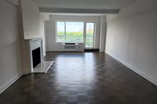 40 Central Park S, New York, NY 10019 - Photo 4