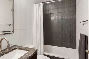 212 E 47th St, New York City, NY 10017 - Photo 6