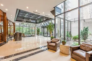 212 E 47th St, New York City, NY 10017 - Photo 12