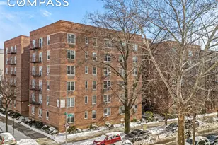 325 E 201st St, Bronx, NY 10458 - Photo 16